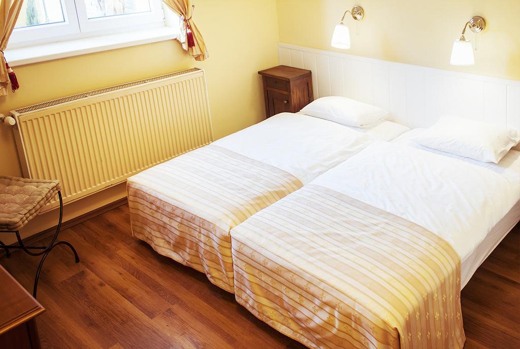 Villa Sipeky Senec Habitación foto