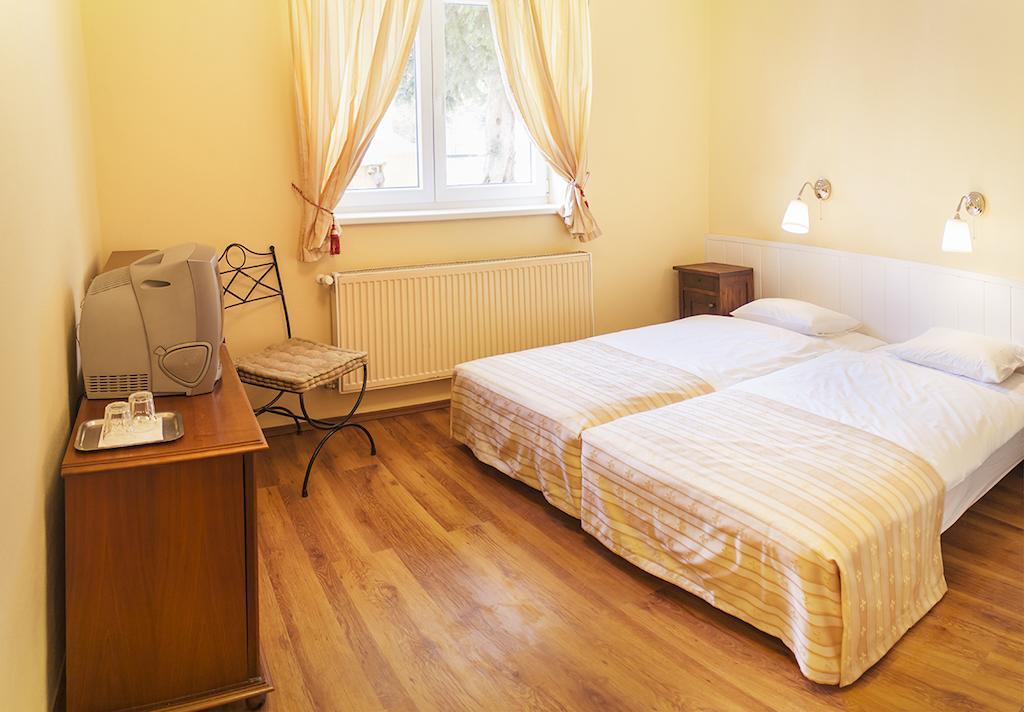 Villa Sipeky Senec Habitación foto
