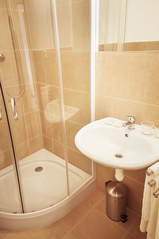 Villa Sipeky Senec Habitación foto
